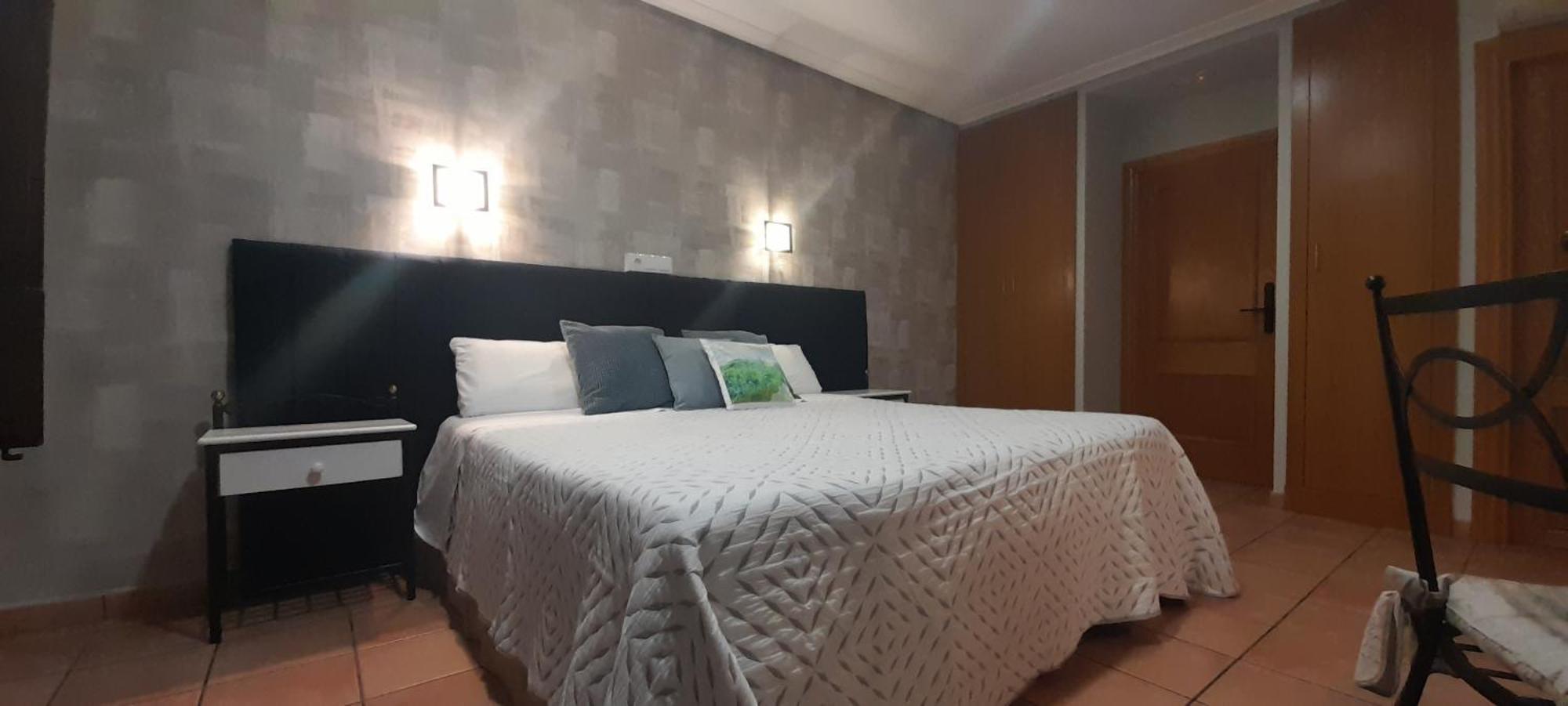 Hostal El Lechuguero Cascante Exteriör bild